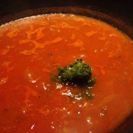 Krok 7 - Zupa pomidorowa z soczewicą i makaronem tarhonya foto