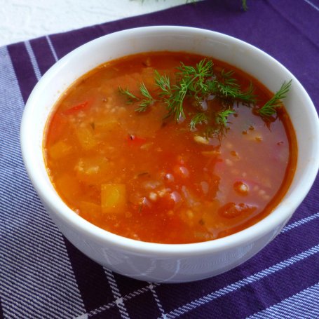 Krok 5 - Zupa pomidorowa z soczewicą i papryką foto