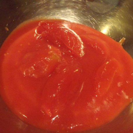Krok 2 - Zupa pomidorowa z trzema rodzajami pomidorów foto