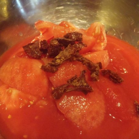Krok 3 - Zupa pomidorowa z trzema rodzajami pomidorów foto