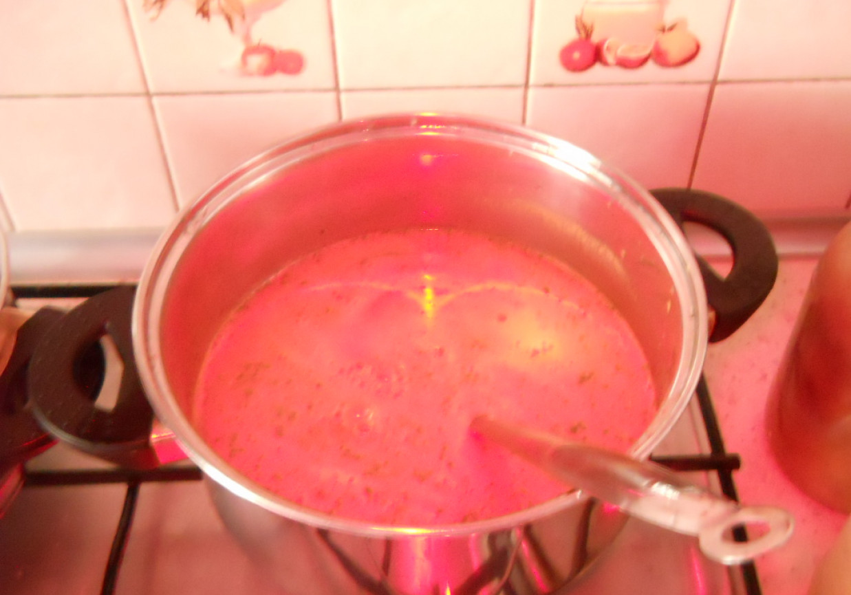 zupa pomidorowa z warzywami foto
