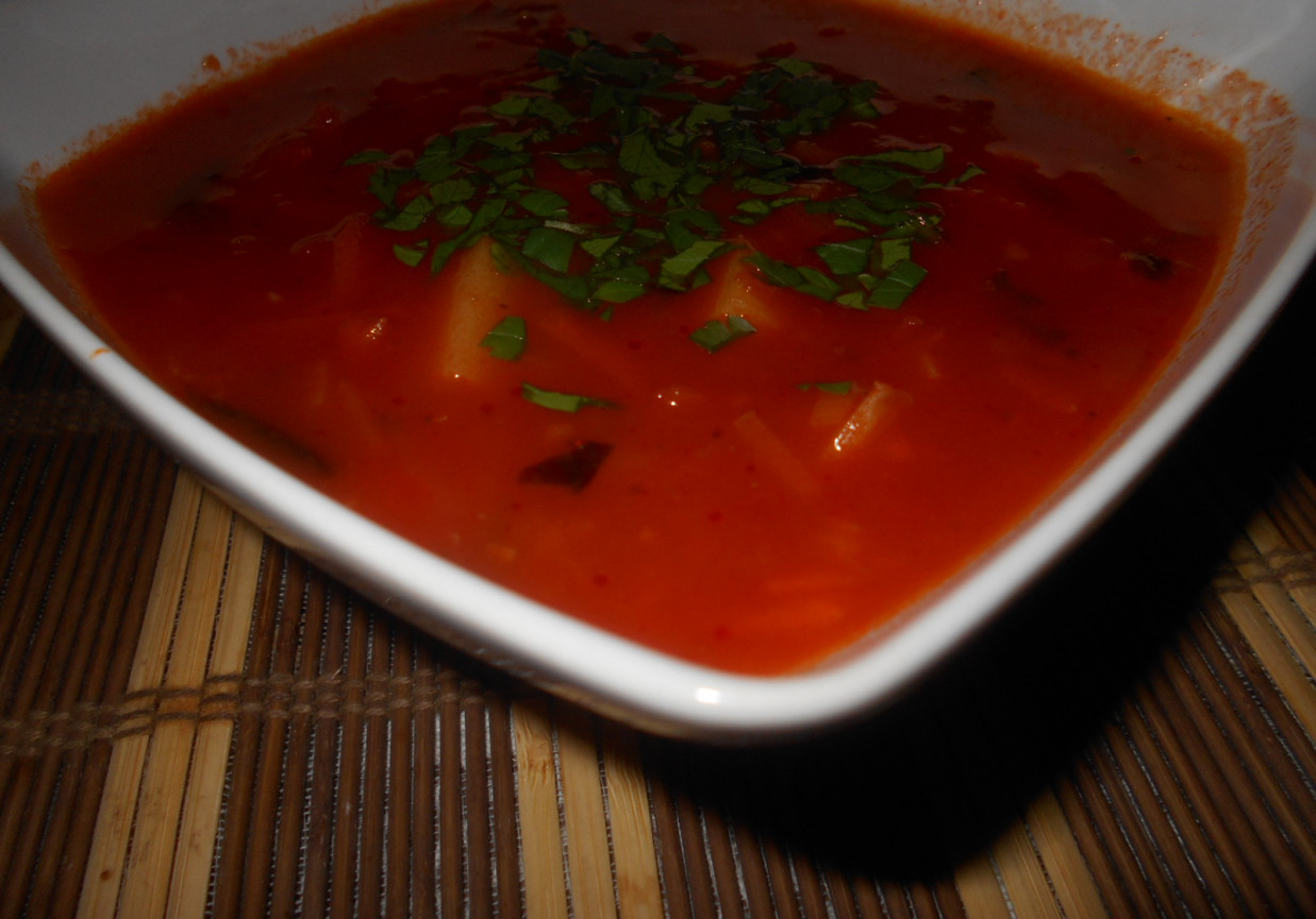 Zupa pomidorowa z ziemniakami foto