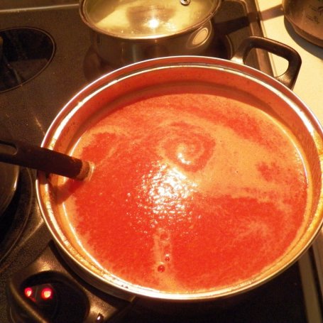 Krok 2 - Zupa pomidorowa ze świeżych pomidorów foto