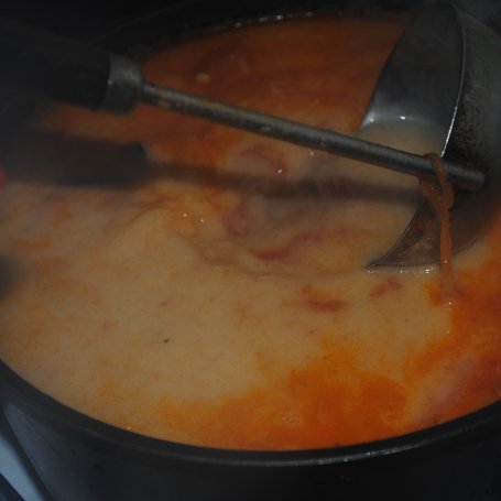 Krok 3 - zupa pomidorowa ze świeżych pomidorów foto