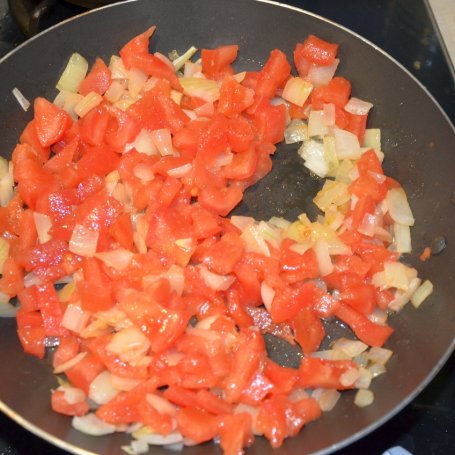 Krok 4 - Zupa pomidorowo-cebulowa foto