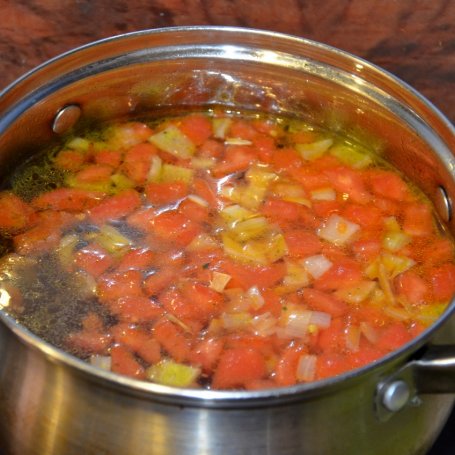 Krok 5 - Zupa pomidorowo-cebulowa foto