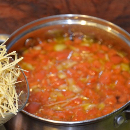 Krok 6 - Zupa pomidorowo-cebulowa foto