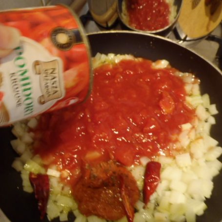 Krok 3 - Zupa pomidorowo - paprykowa z ryżem foto
