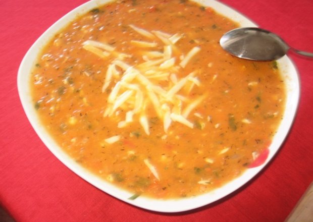 Fotografia przedstawiająca Zupa pomidorowo- serowa