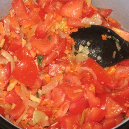 Krok 1 - Zupa pomidorowo- serowa foto