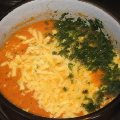 Krok 2 - Zupa pomidorowo- serowa foto