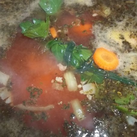 Krok 4 - Zupa pomidorowo-grochowa z mięsem mielonym foto