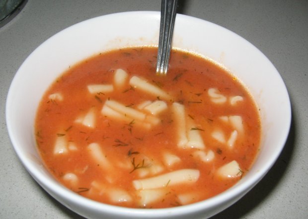 Fotografia przedstawiająca Zupa pomidorowo-koperkowa