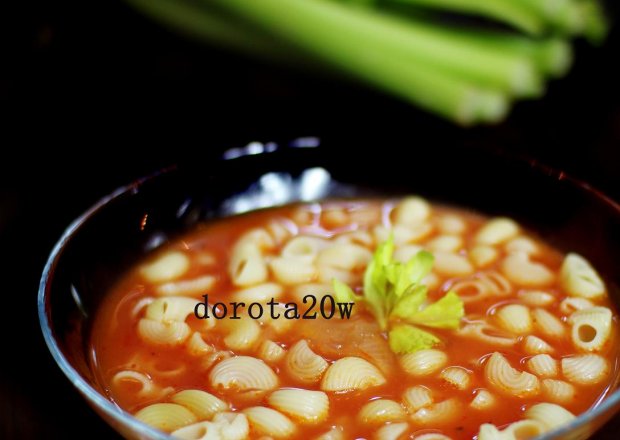 Fotografia przedstawiająca Zupa pomidorowo-selerowa