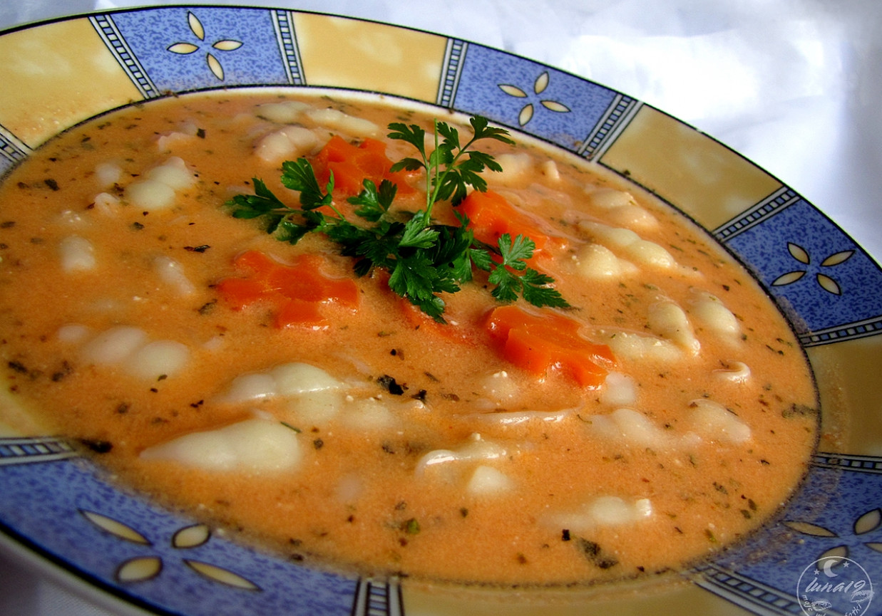 Zupa pomidorowo-serowa foto