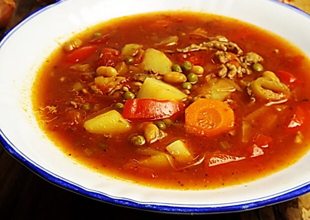 Fotografia przedstawiająca Zupa Pomidorowy miszmasz