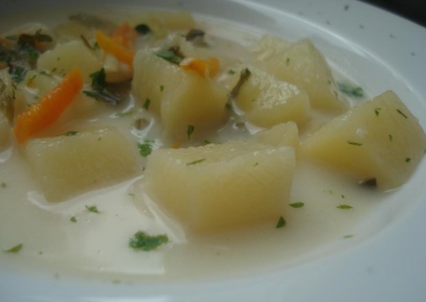 Fotografia przedstawiająca Zupa porowa z ziemniakami