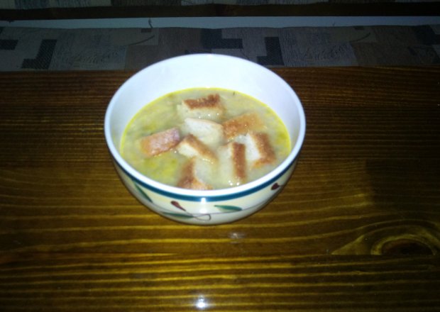 Fotografia przedstawiająca Zupa porowa-serowa