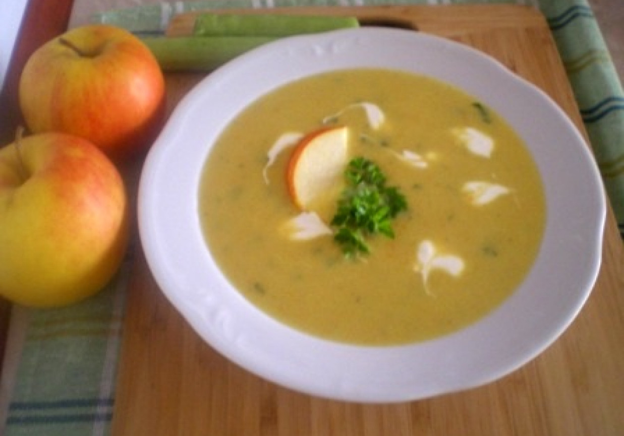 Zupa porowo-jabłkowa foto