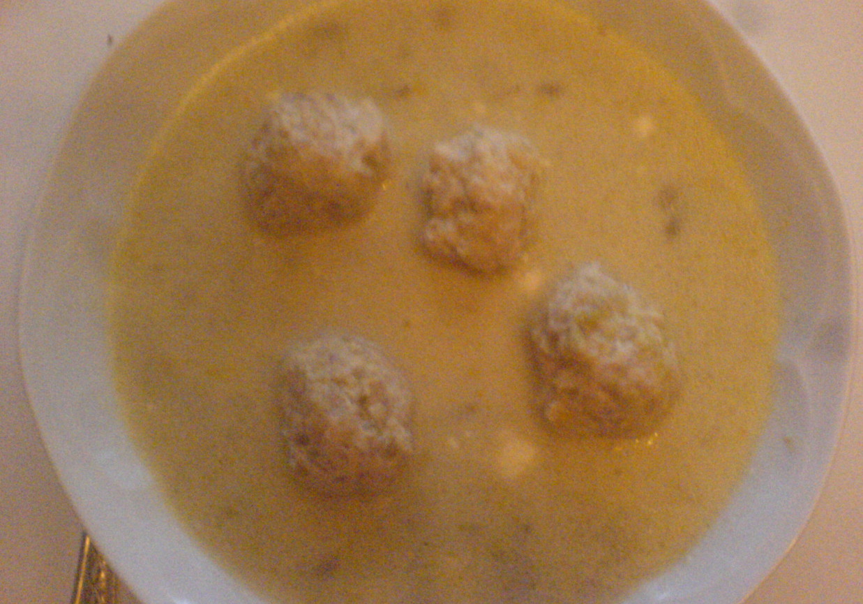 zupa porowo-pieczarkowa  z pulpecikami foto