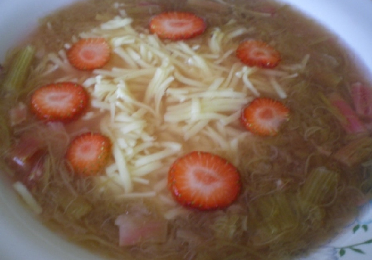 Zupa rabarbarowa z makaronem foto