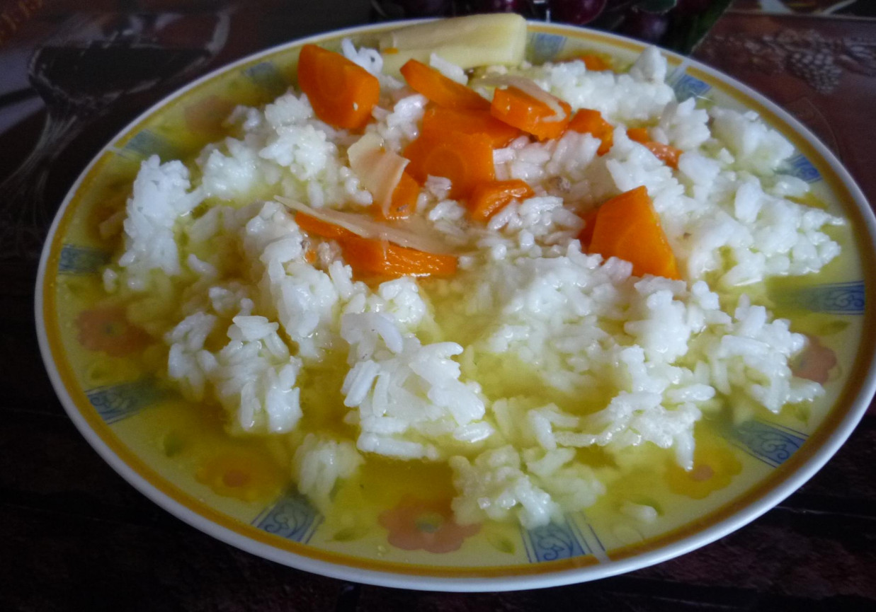 zupa rosół z ryżem foto