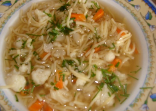 Fotografia przedstawiająca zupa rosołowa