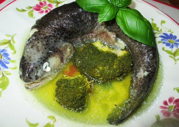 Fotografia przedstawiająca Zupa rybna z brokułami