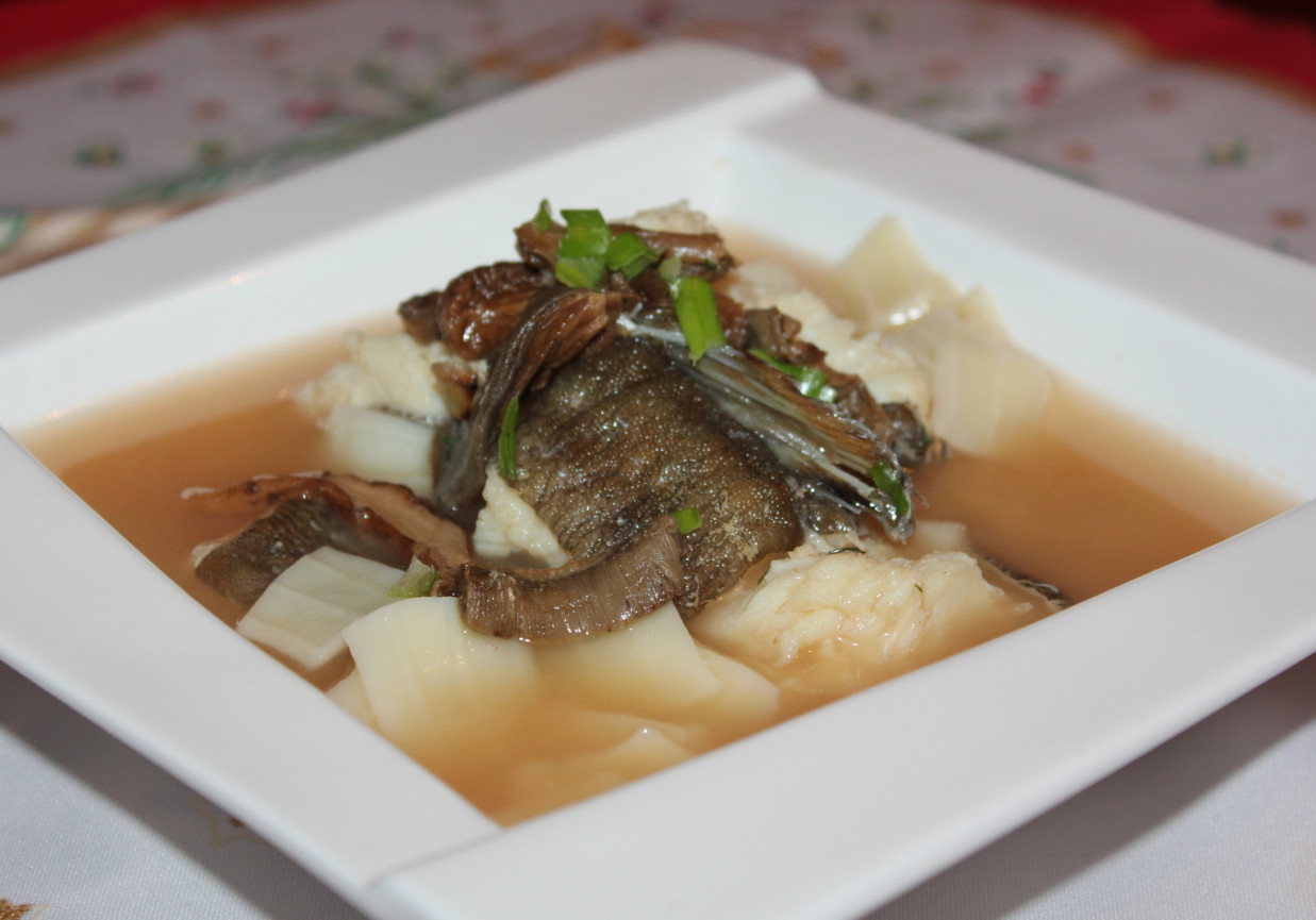 Zupa rybno-grzybowa foto