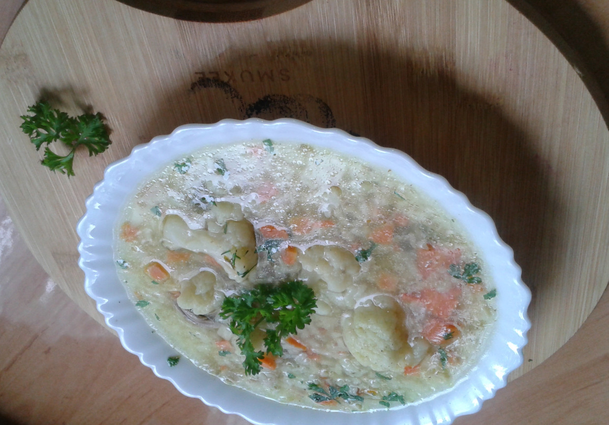 Zupa ryżowa na rosole z kalafiorem foto
