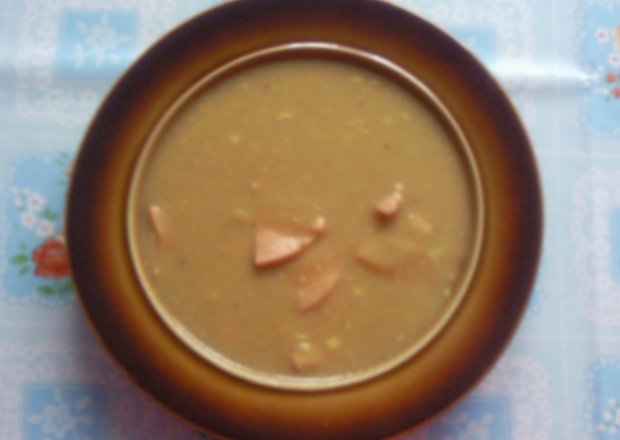 Fotografia przedstawiająca Zupa selerowa z serem żółtym