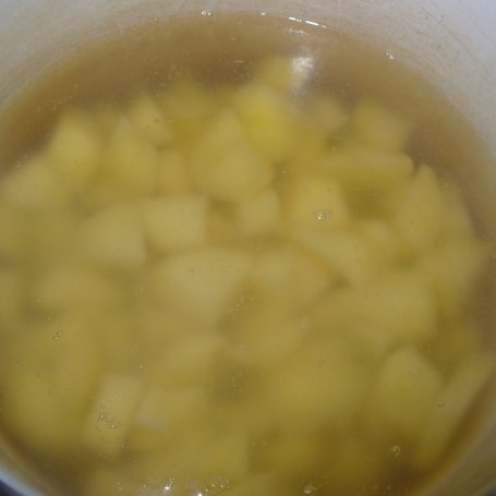 Krok 3 - Zupa selerowa z ziemniakami foto