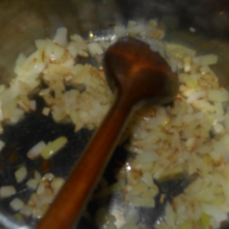 Krok 2 - Zupa selerowo-kapuściana z pieczarkami foto