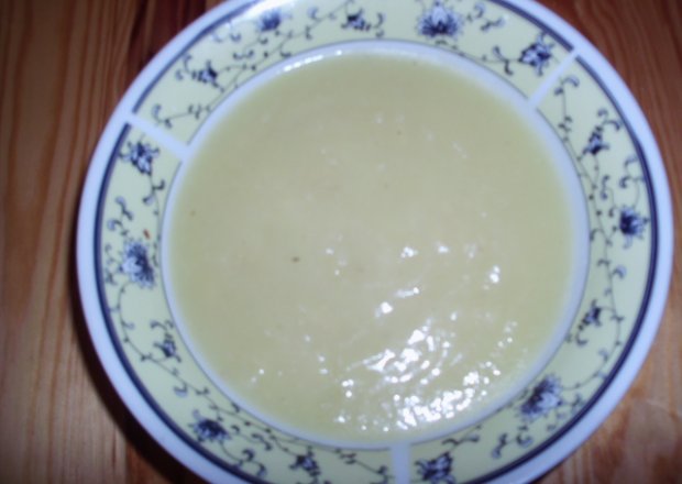 Fotografia przedstawiająca Zupa selerowo-ziemniaczana