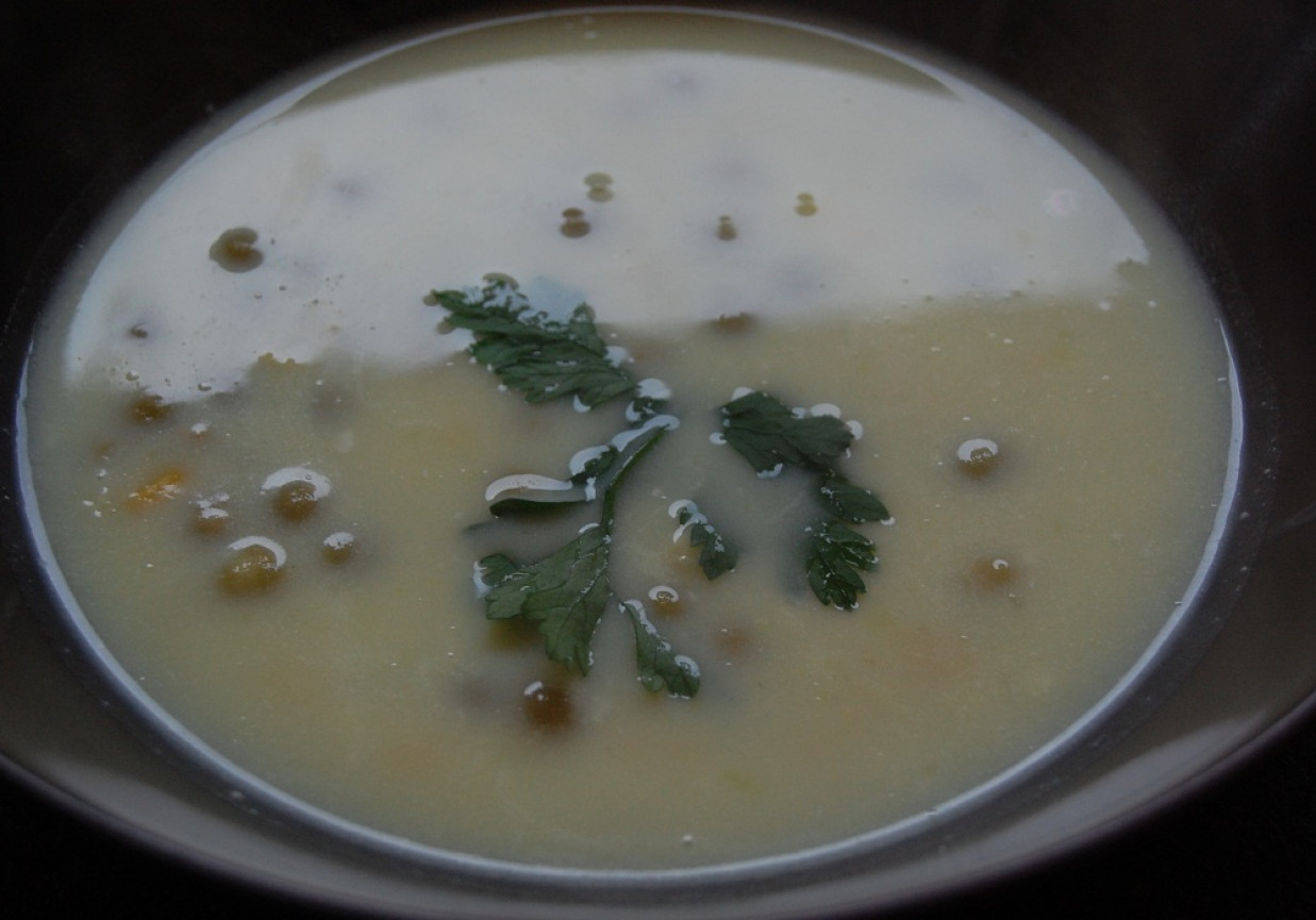 Zupa serowa z groszkiem foto