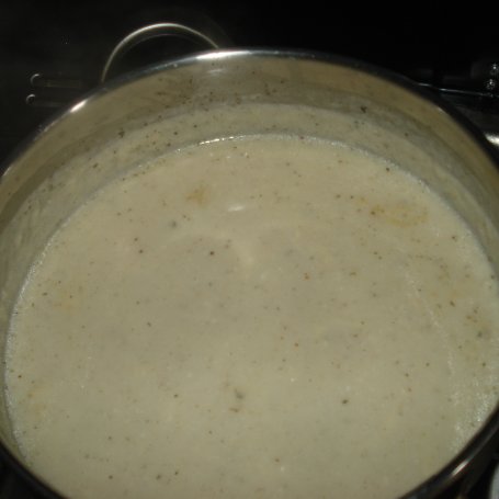 Krok 10 - Zupa serowa z grzankami lub koperkiem foto