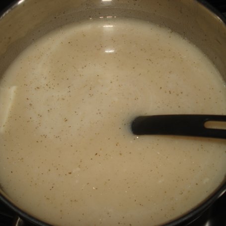 Krok 6 - Zupa serowa z grzankami lub koperkiem foto