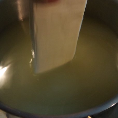 Krok 2 - Zupa serowa z grzankami foto