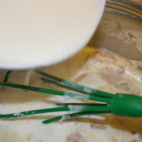 Krok 4 - Zupa serowa z pieczarkami foto