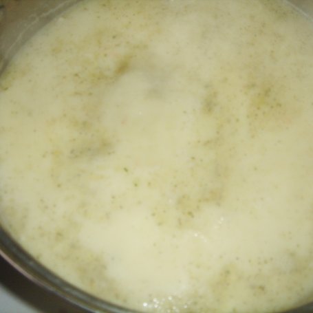Krok 3 - Zupa serowa z wołowymi pulpecikami foto