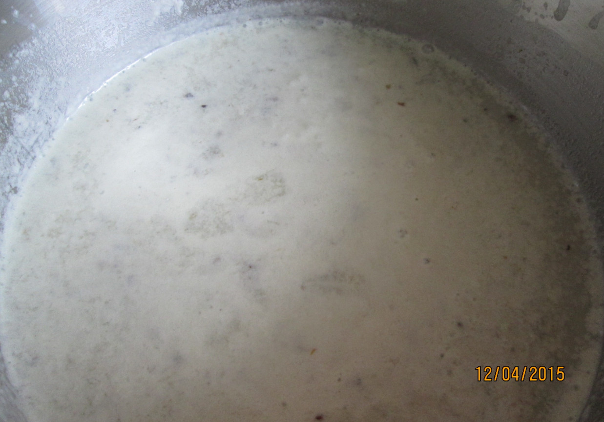 Zupa serowa ze szparagami foto