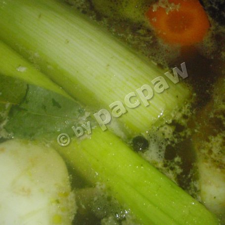 Krok 3 - Zupa szczawiowa na rosole drobiowym foto