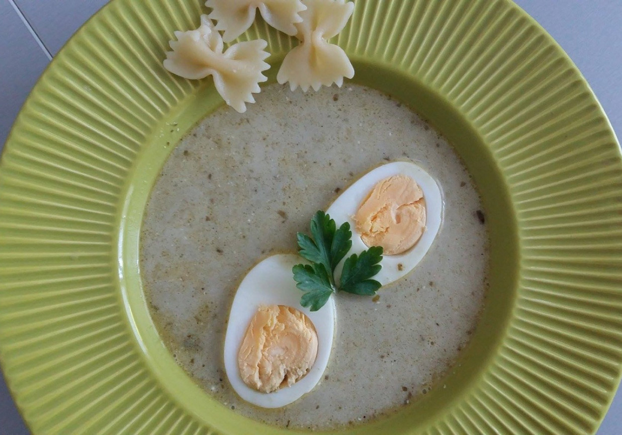 Zupa szczawiowa z jajkiem i makaronem foto