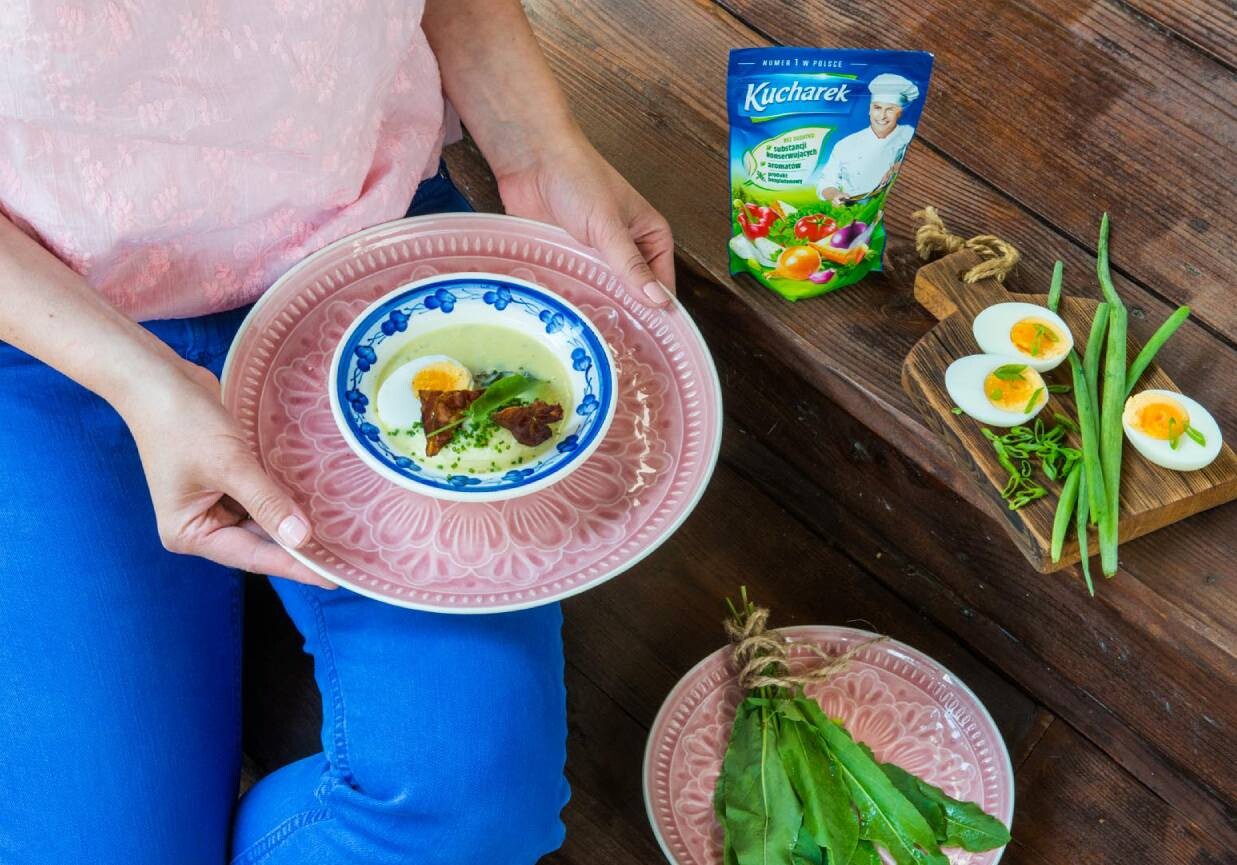 Zupa szczawiowa z jajkiem i ziemniakami foto