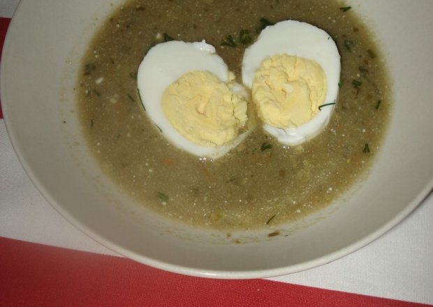 Fotografia przedstawiająca Zupa szczawiowa z koperkiem  i jajkiem