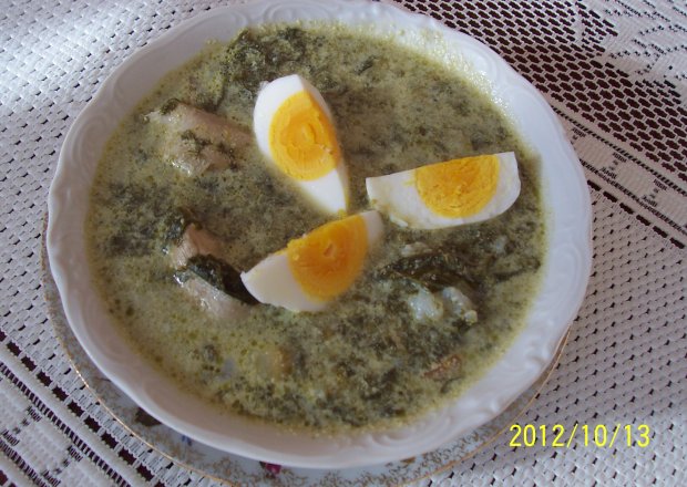 Fotografia przedstawiająca Zupa szczawiowa z ryżem i jajkiem