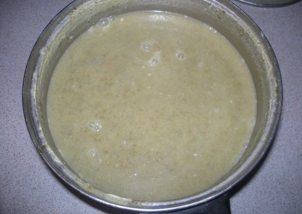 Fotografia przedstawiająca Zupa szczawiowa z warzywami