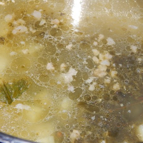 Krok 4 - Zupa szczawiowa z wędzonym kurczakiem i kiełbasą foto