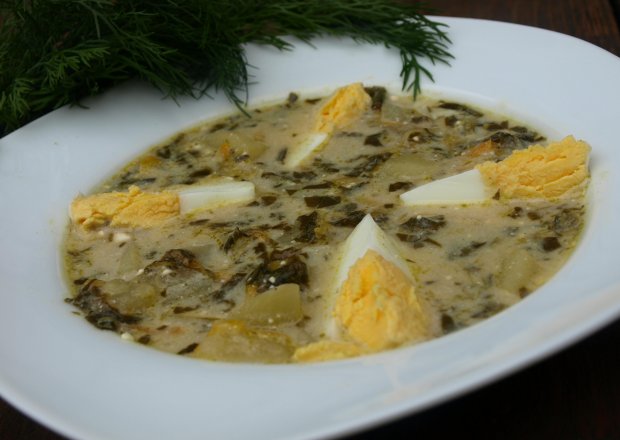 Fotografia przedstawiająca Zupa szczawiowo-serowa z jajkiem