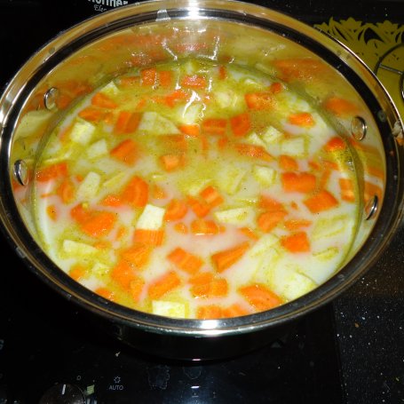 Krok 1 - Zupa warzywna ze szczypiorkiem i grzankami foto